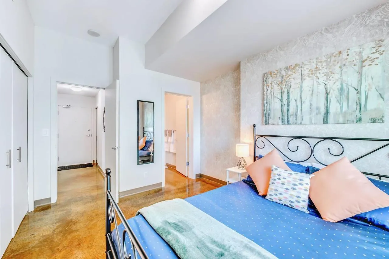 Apartament Modern 2Br Apt - Dt Calgary W City Views